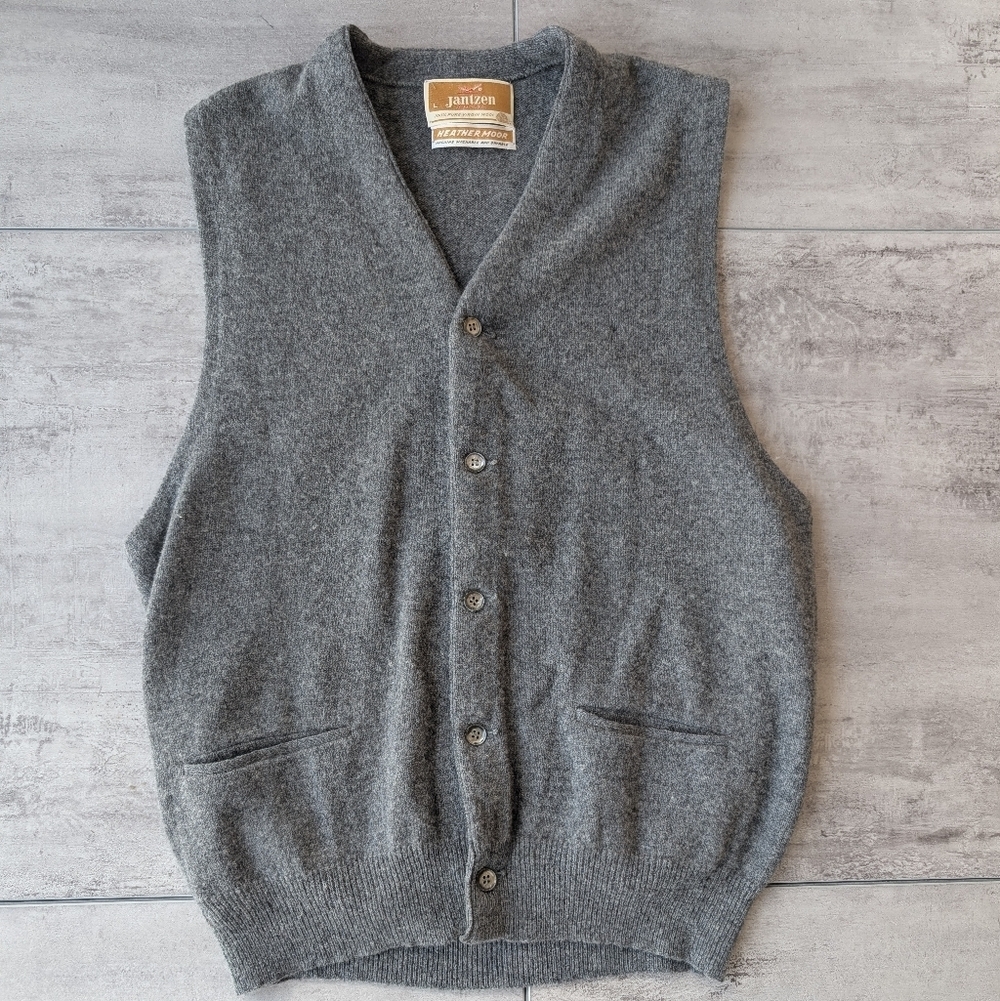 Vintage Jantzen Men's Heather Moor Pure Virgin Wool Grey Button Down Vest Large